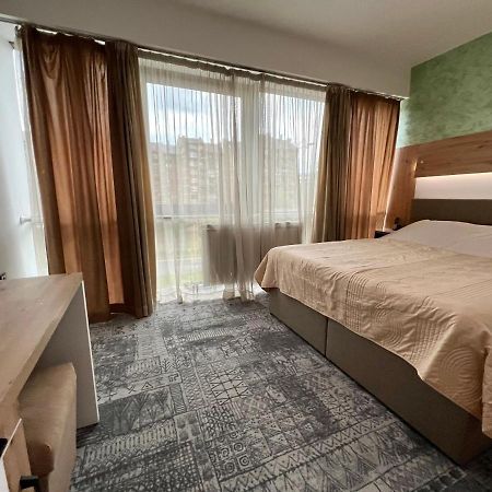 Hotel Brkic Sarajevo Airport - Free Parking Dış mekan fotoğraf