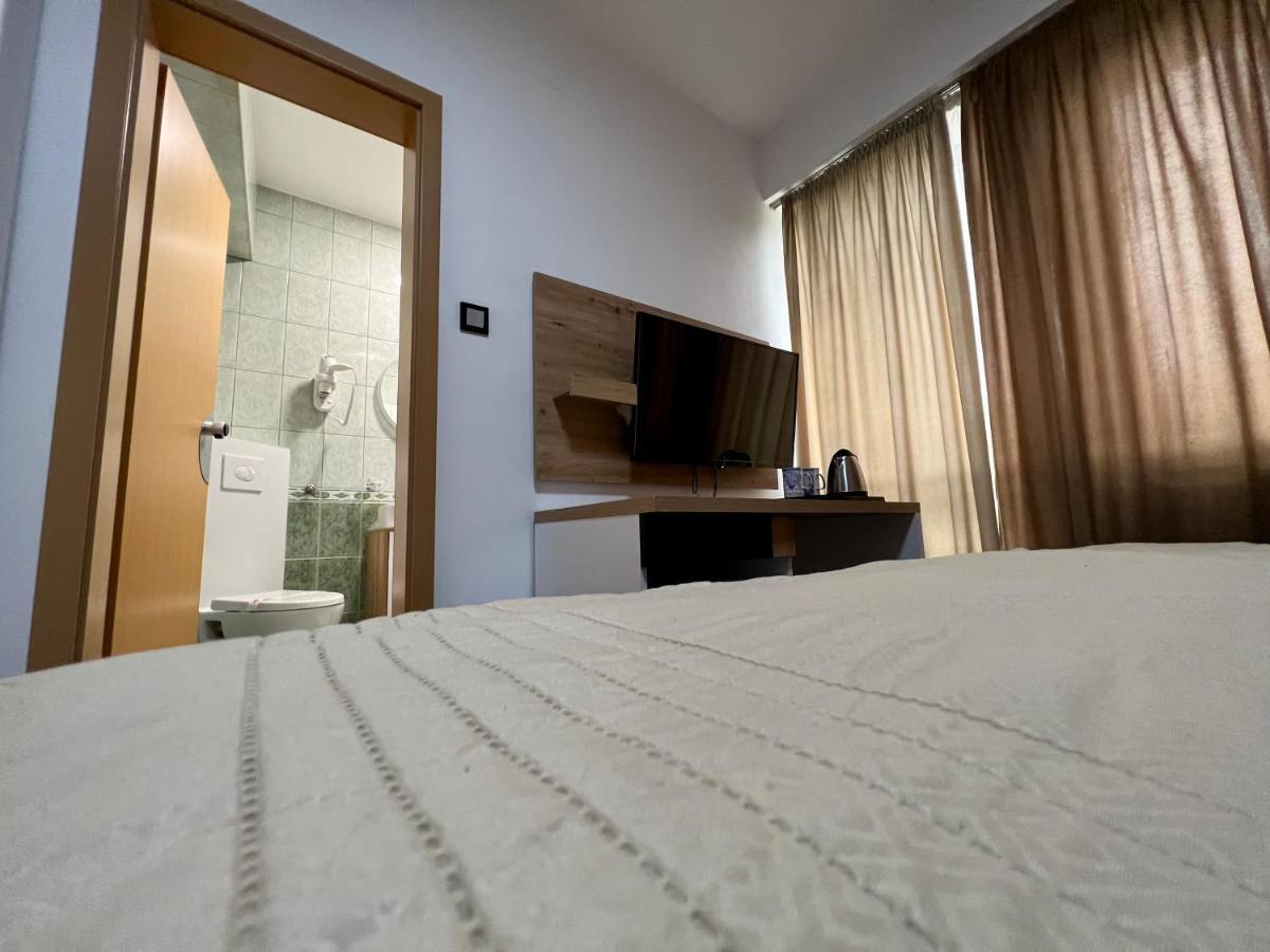 Hotel Brkic Sarajevo Airport - Free Parking Dış mekan fotoğraf