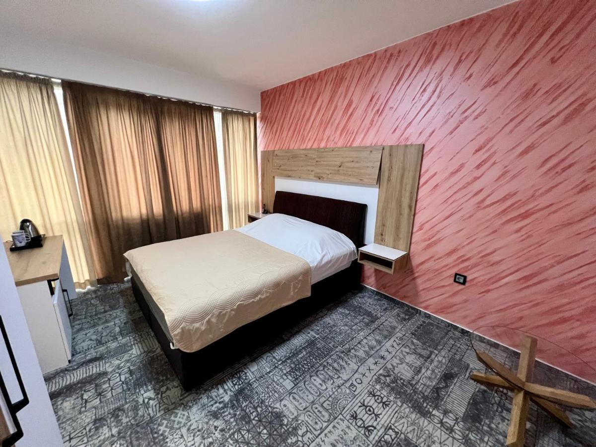 Hotel Brkic Sarajevo Airport - Free Parking Dış mekan fotoğraf
