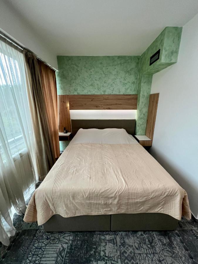 Hotel Brkic Sarajevo Airport - Free Parking Dış mekan fotoğraf