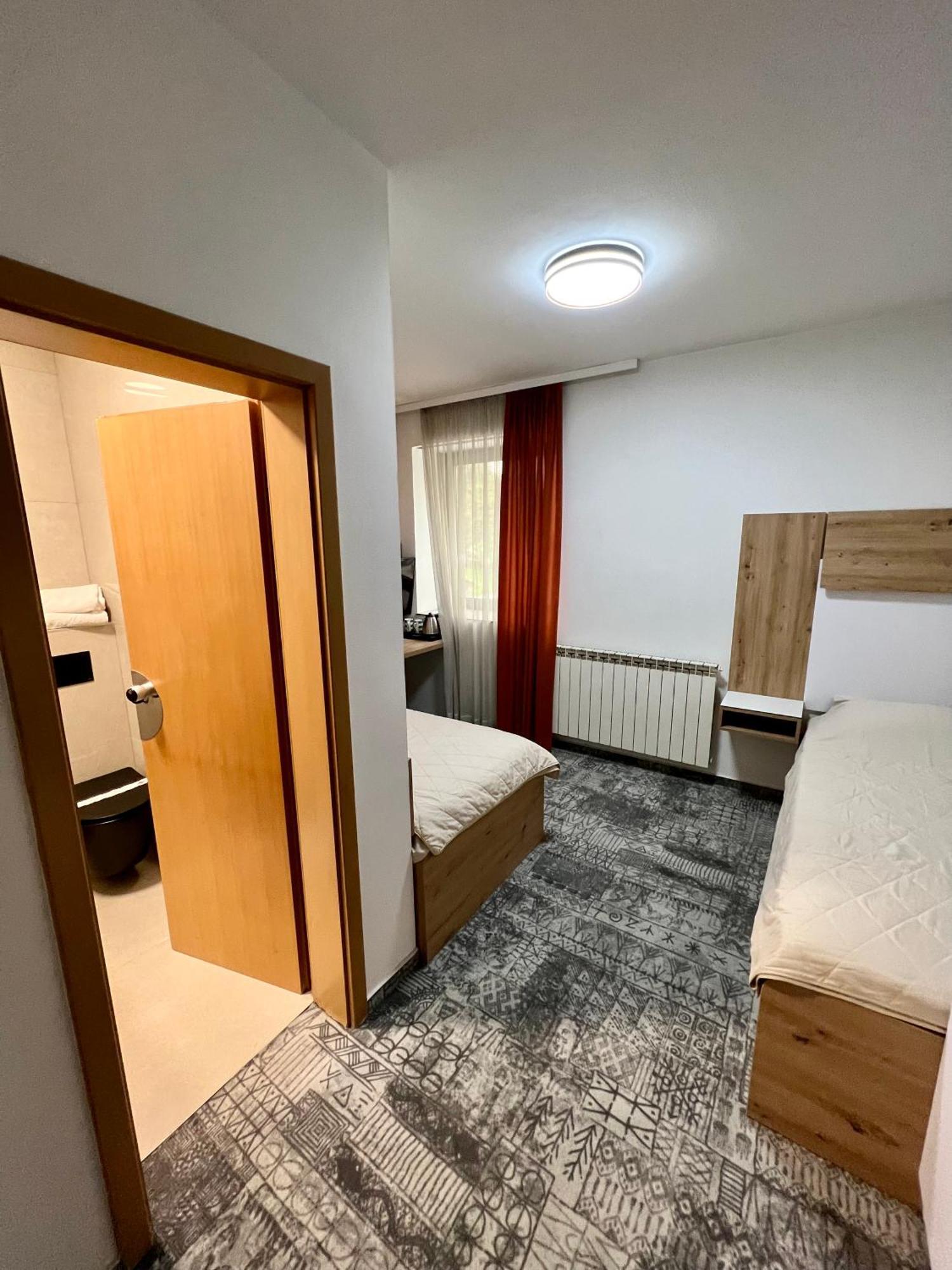 Hotel Brkic Sarajevo Airport - Free Parking Dış mekan fotoğraf