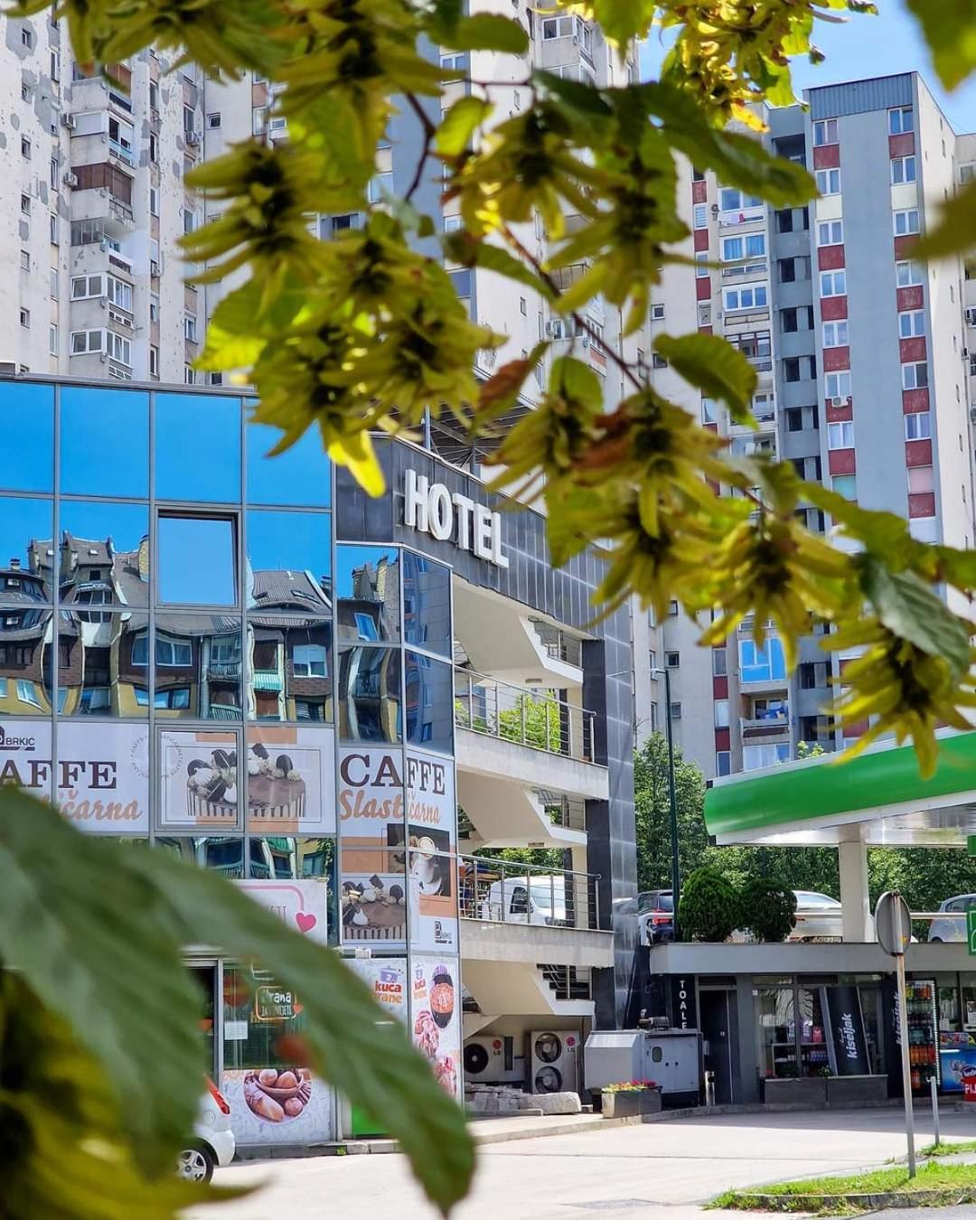Hotel Brkic Sarajevo Airport - Free Parking Dış mekan fotoğraf