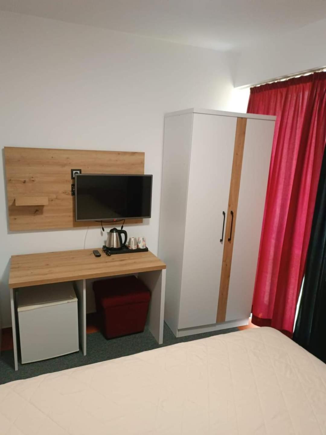 Hotel Brkic Sarajevo Airport - Free Parking Dış mekan fotoğraf