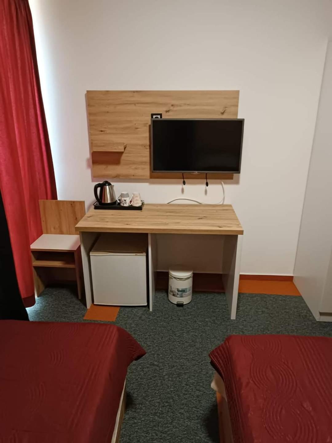 Hotel Brkic Sarajevo Airport - Free Parking Dış mekan fotoğraf