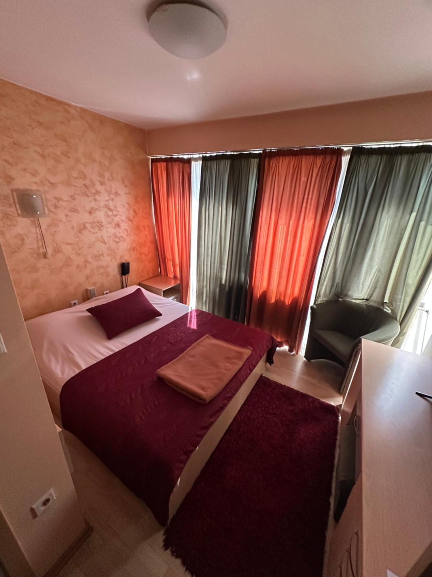 Hotel Brkic Sarajevo Airport - Free Parking Dış mekan fotoğraf